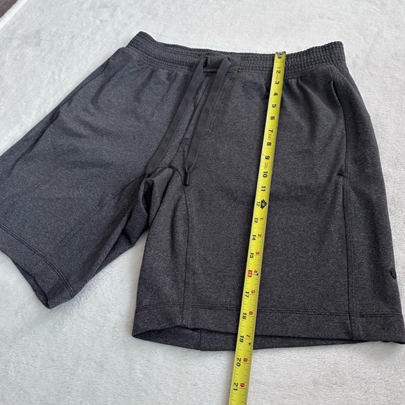 Lululemon Men's Grey Jersey 8" Inseam Drawstring Shorts Size L - Picture 3 of 9